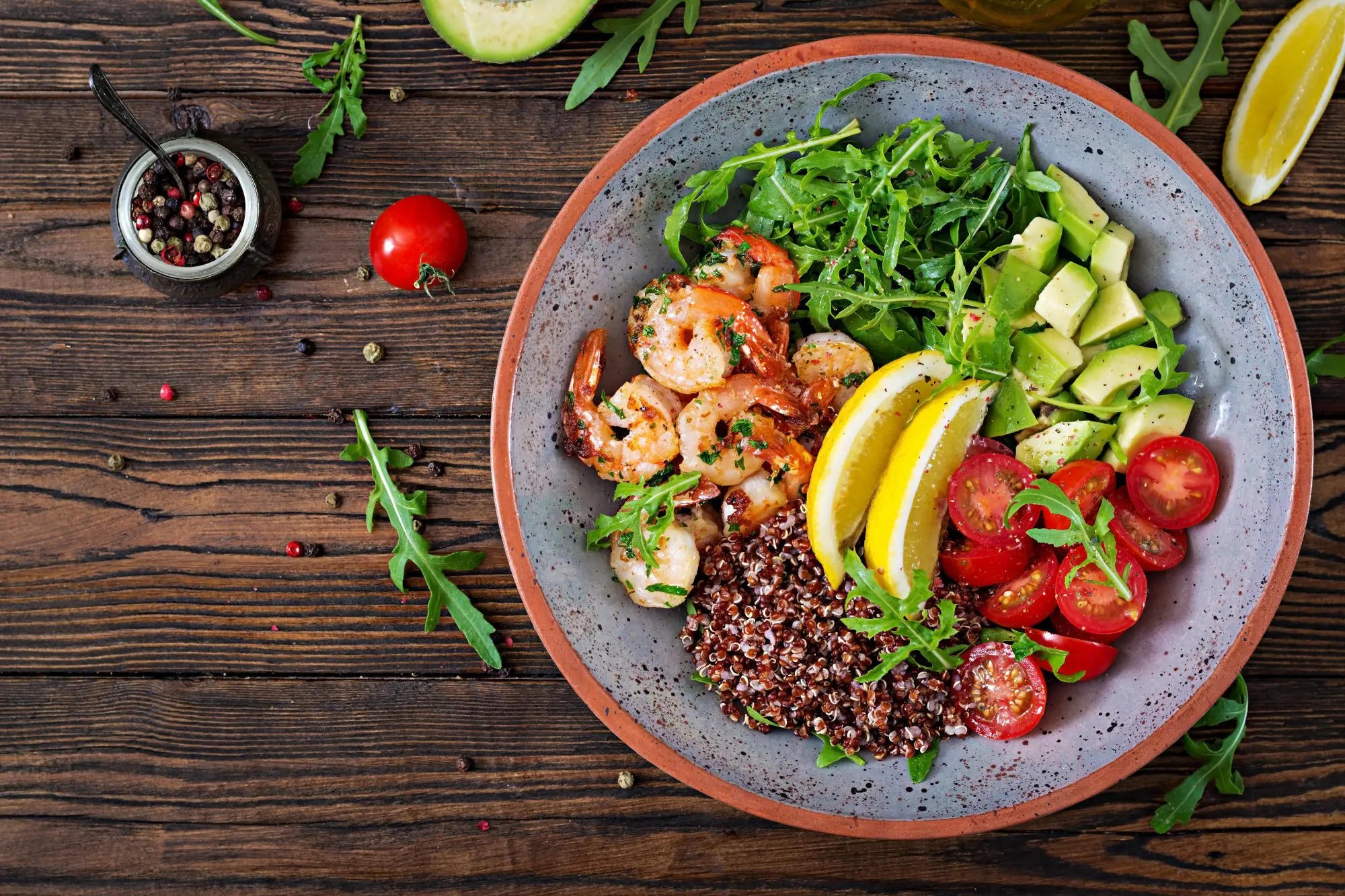 Healthy Avocado & Quinoa Salad with Fresh Veggies – Protein-Packed and Nutritious